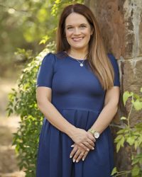 Courtney headshot '23